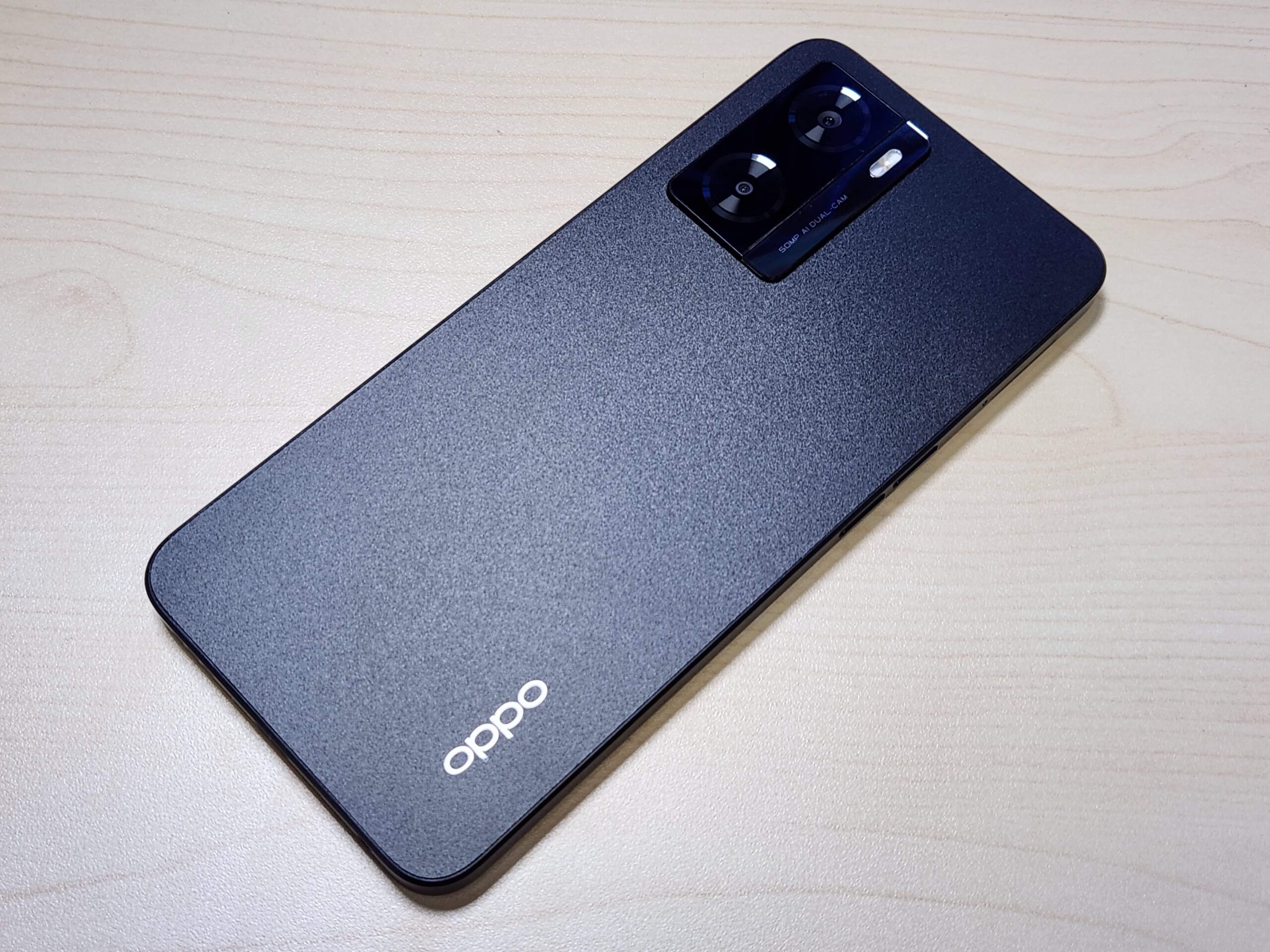 OPPO A77 ブラック